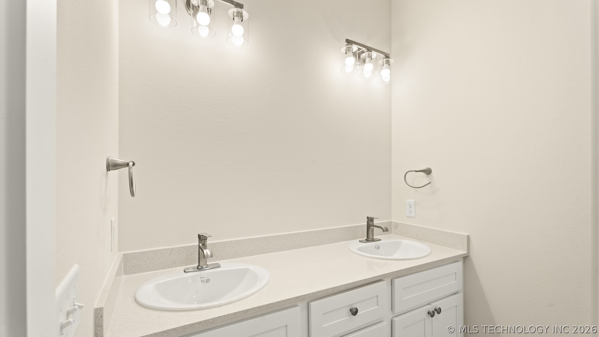 1867 Rockford Drive Eufaula OK 74432