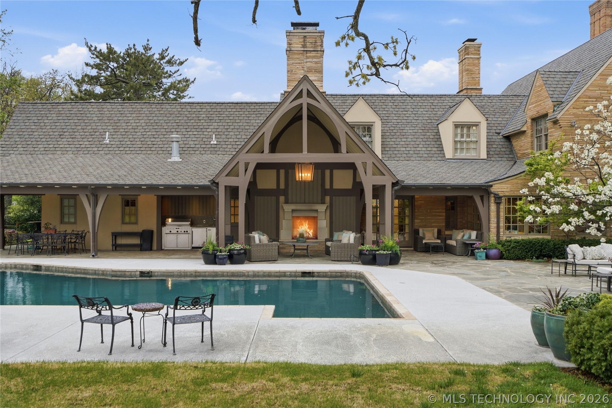 3106 S Columbia Circle Tulsa OK 74105