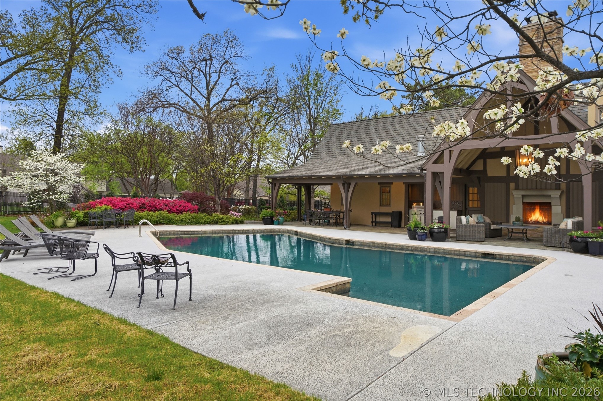 3106 S Columbia Circle Tulsa OK 74105