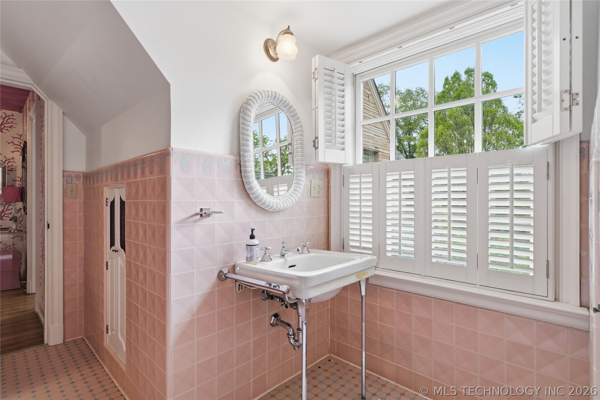 3106 S Columbia Circle Tulsa OK 74105