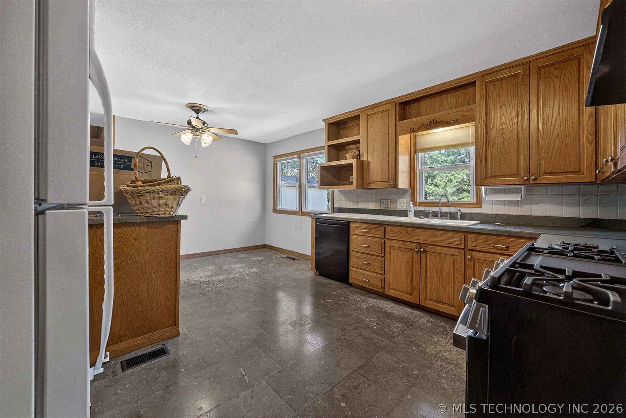 15083 State Highway 82 Tahlequah OK 74464