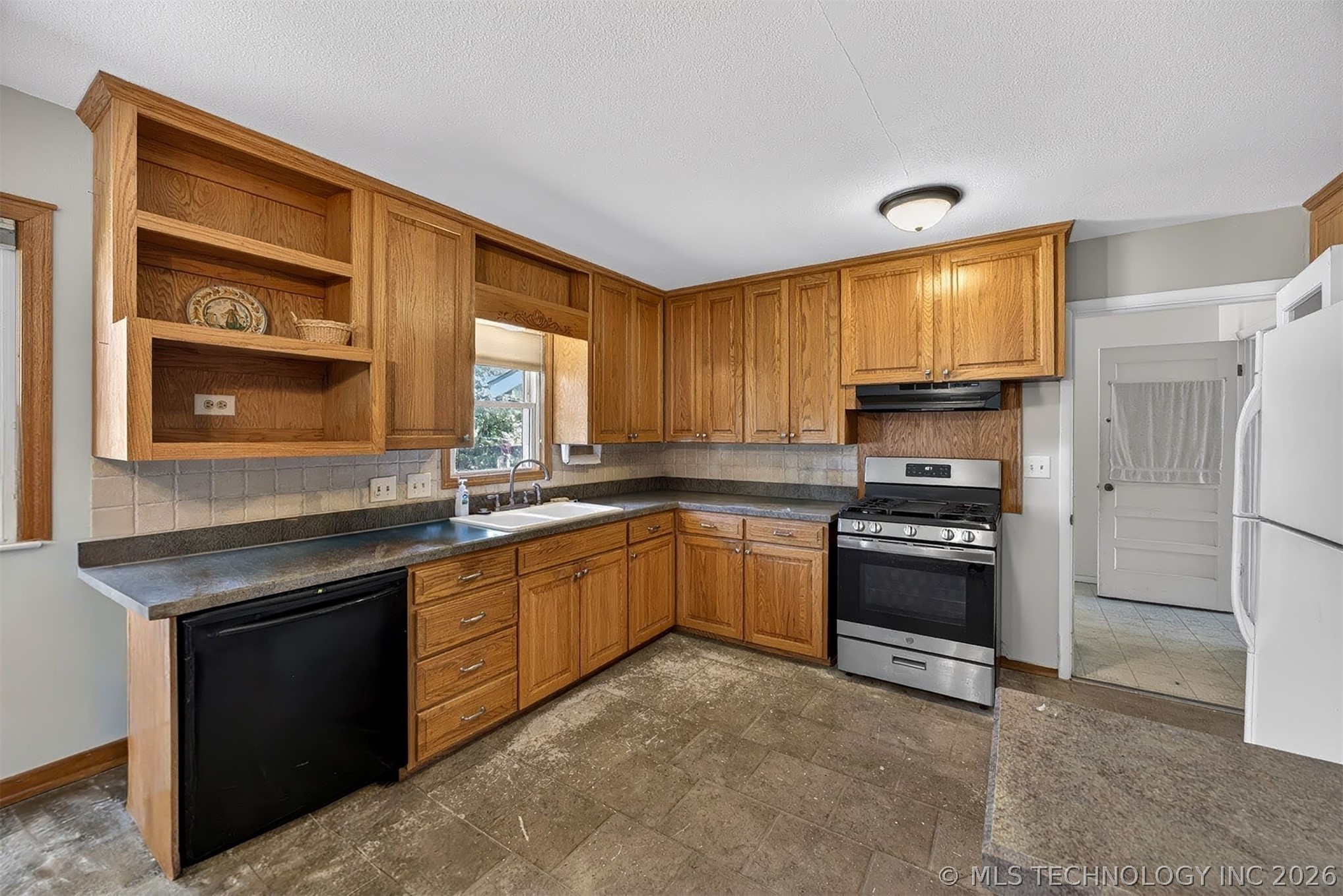 15083 State Highway 82 Tahlequah OK 74464