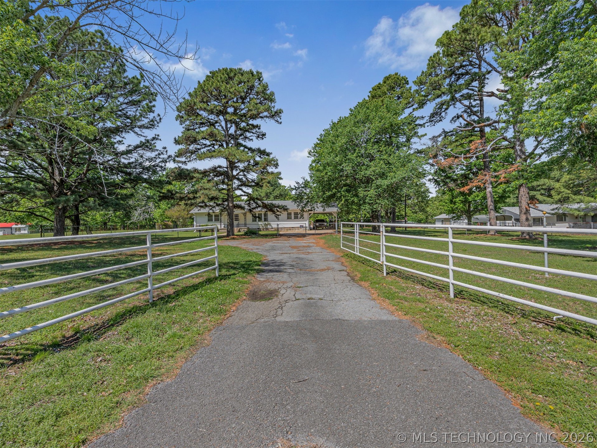 15083 State Highway 82 Tahlequah OK 74464