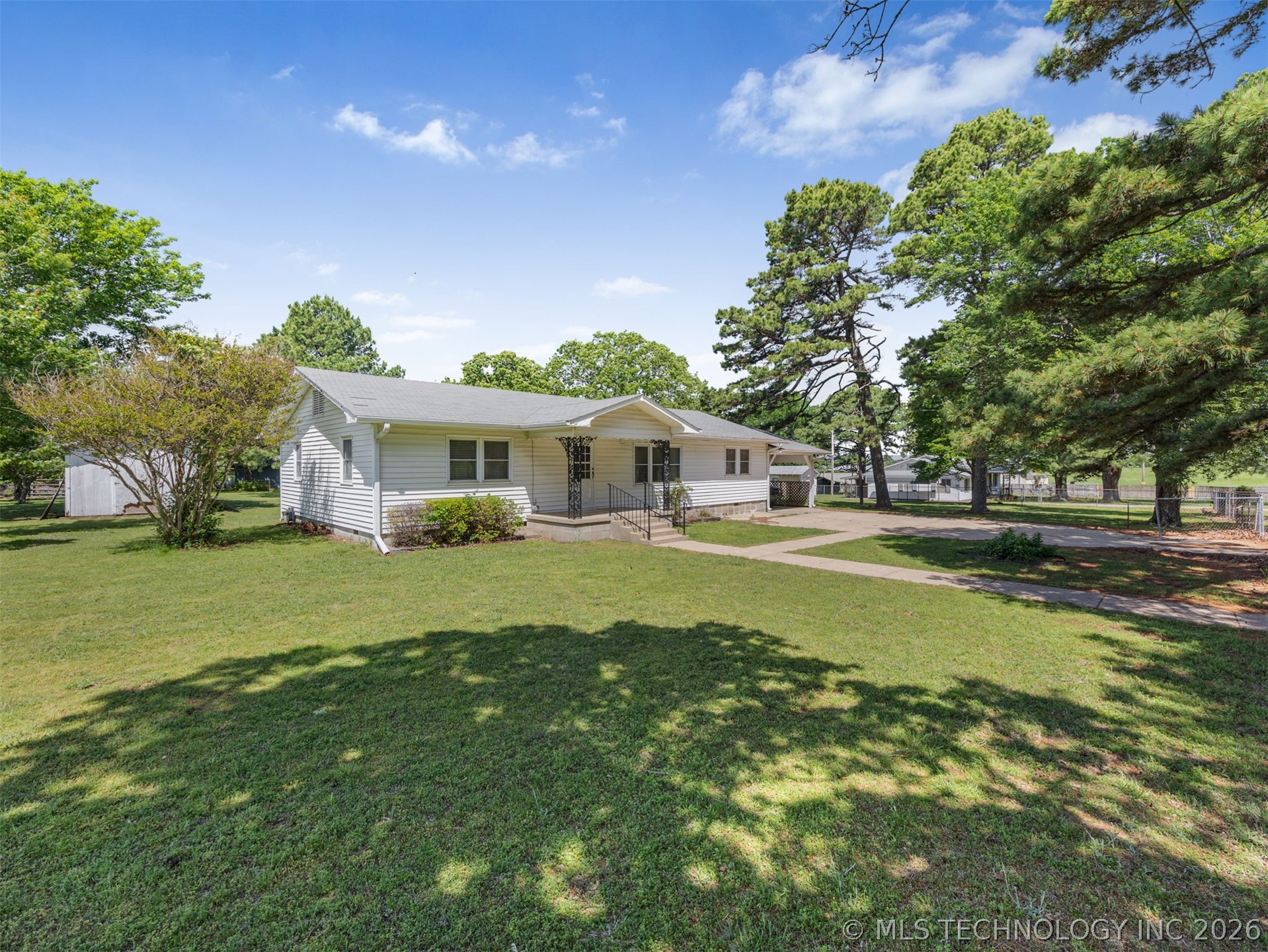 15083 State Highway 82 Tahlequah OK 74464