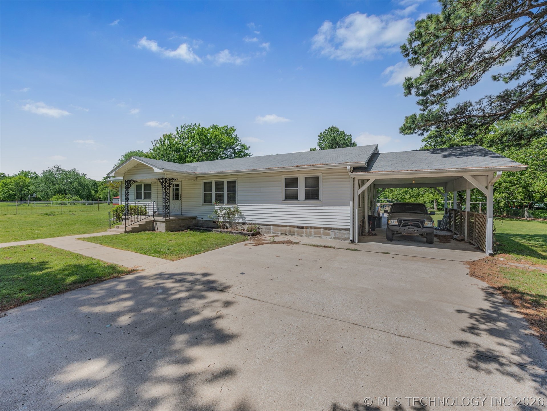 15083 State Highway 82 Tahlequah OK 74464