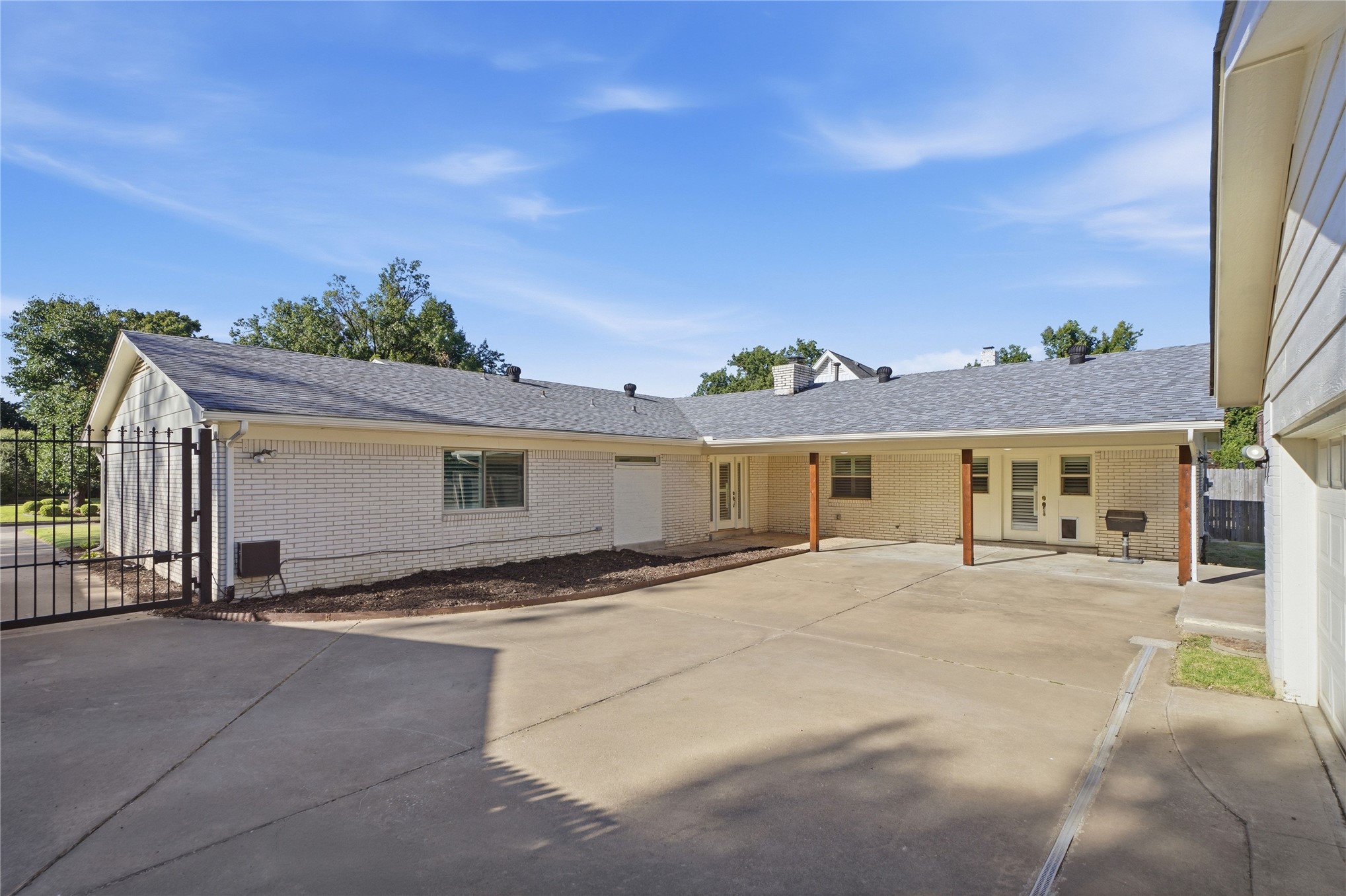 3637 E 48th Place Tulsa OK 74135