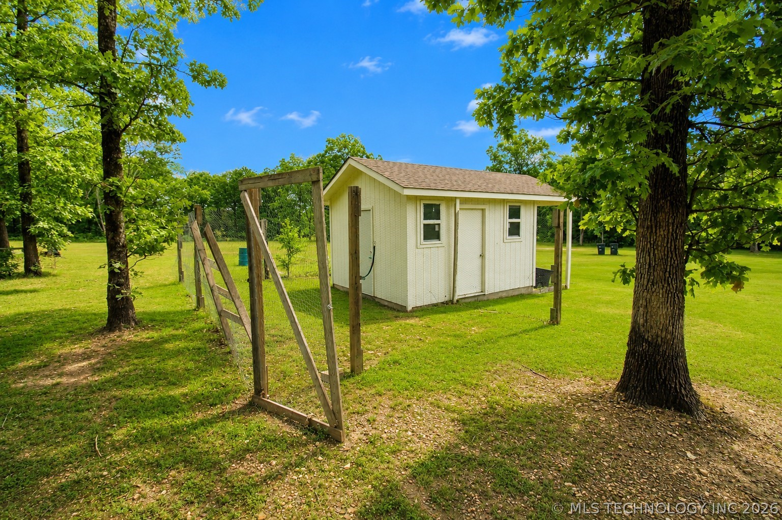 8268 N Shiloh Road Hulbert OK 74441