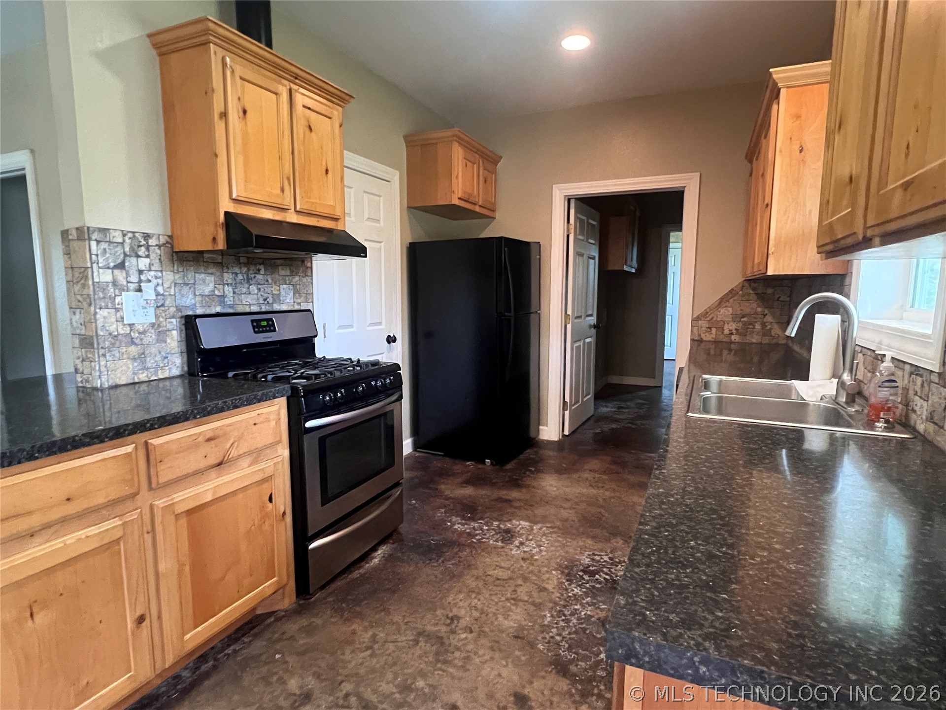220 Willow Lane Hartshorne OK 74547
