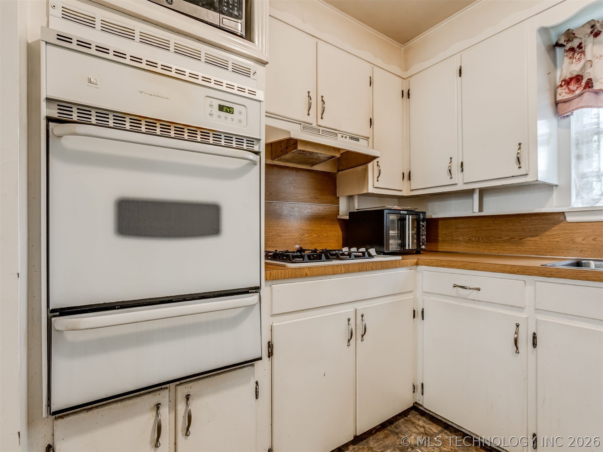 448 E 59th Place N Tulsa OK 74126