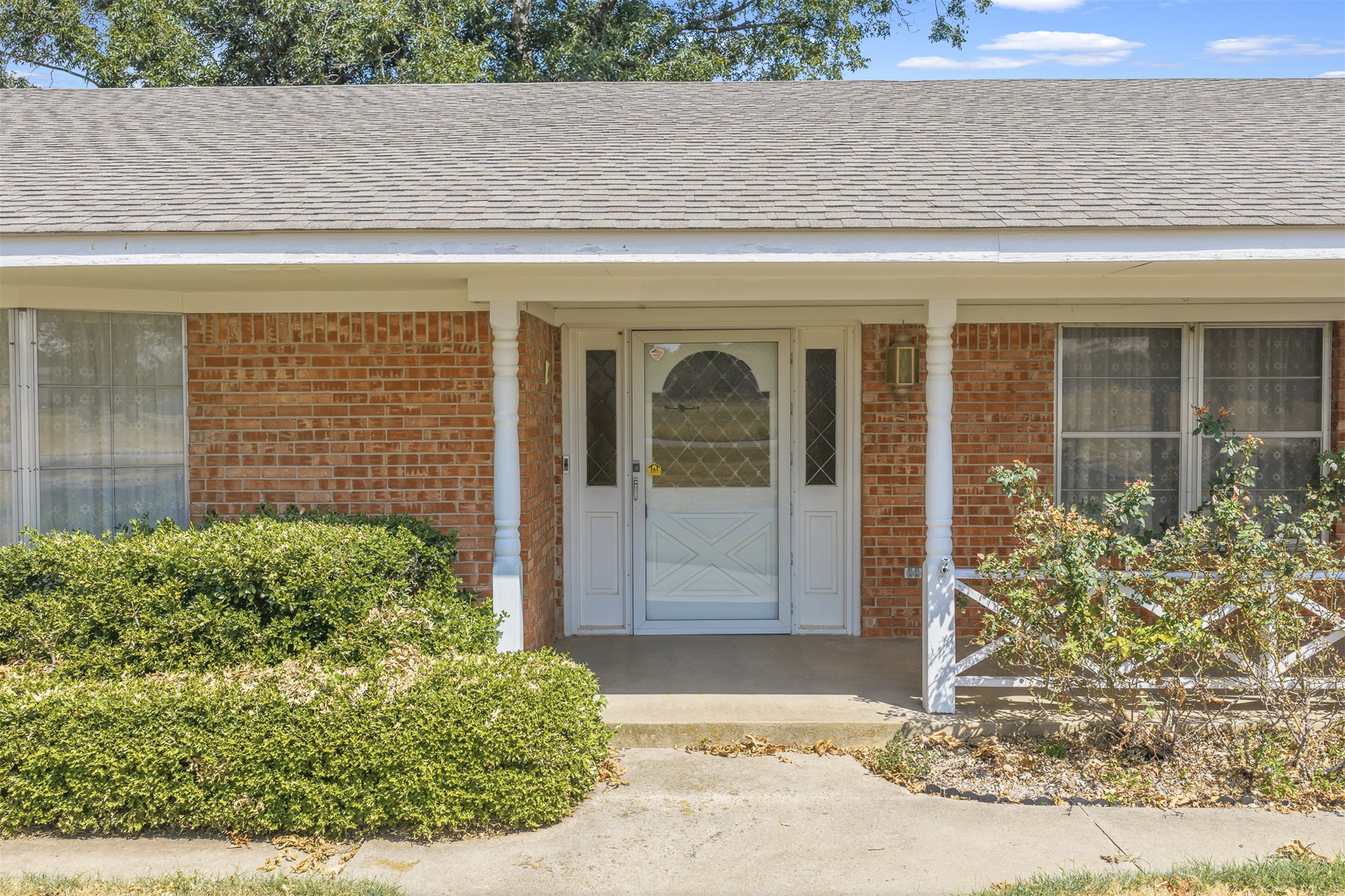 2011 W 1st Street Sulphur OK 73086