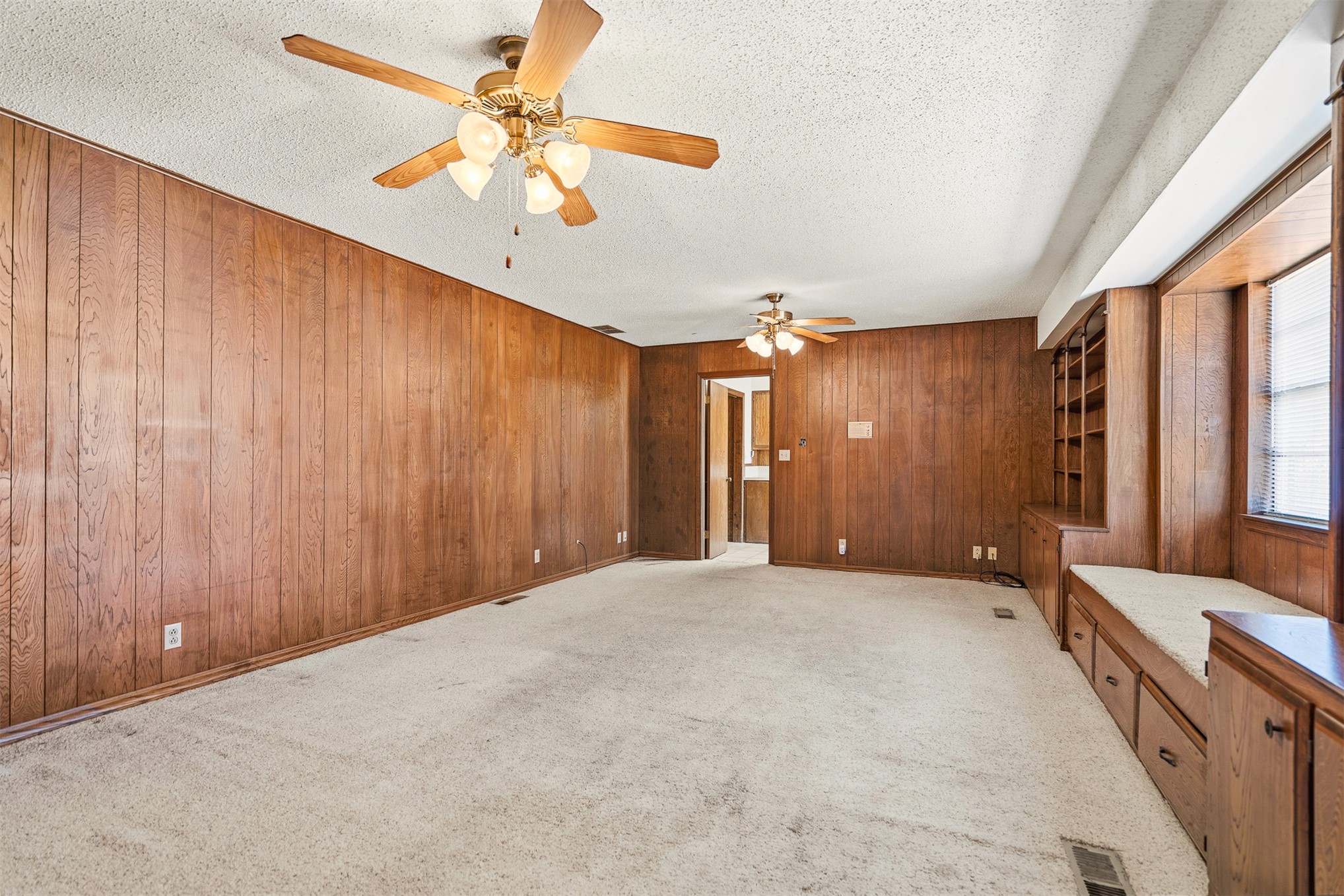 2011 W 1st Street Sulphur OK 73086