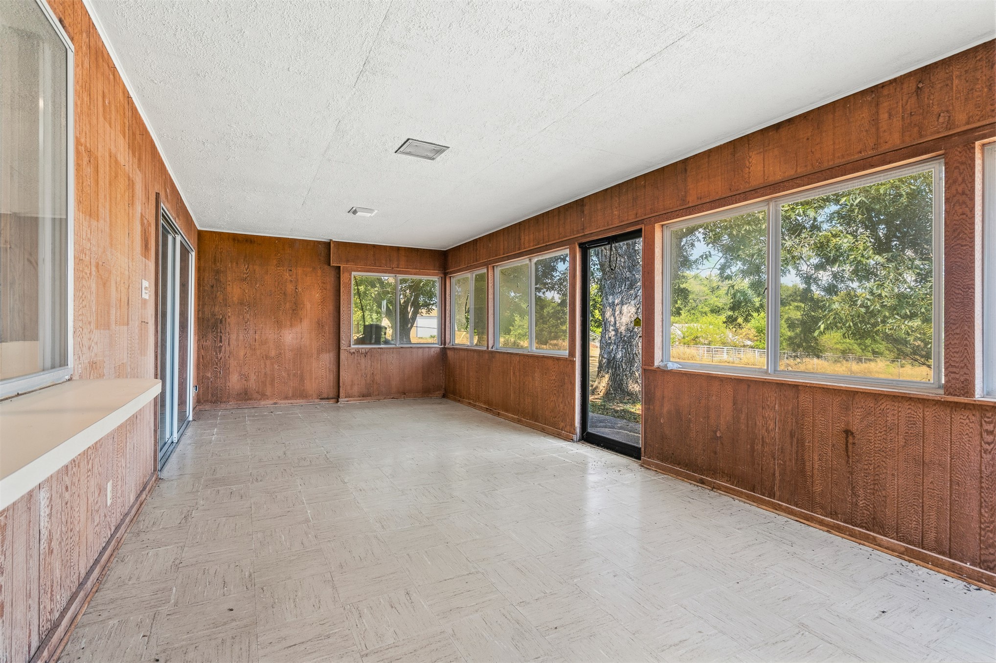 2011 W 1st Street Sulphur OK 73086