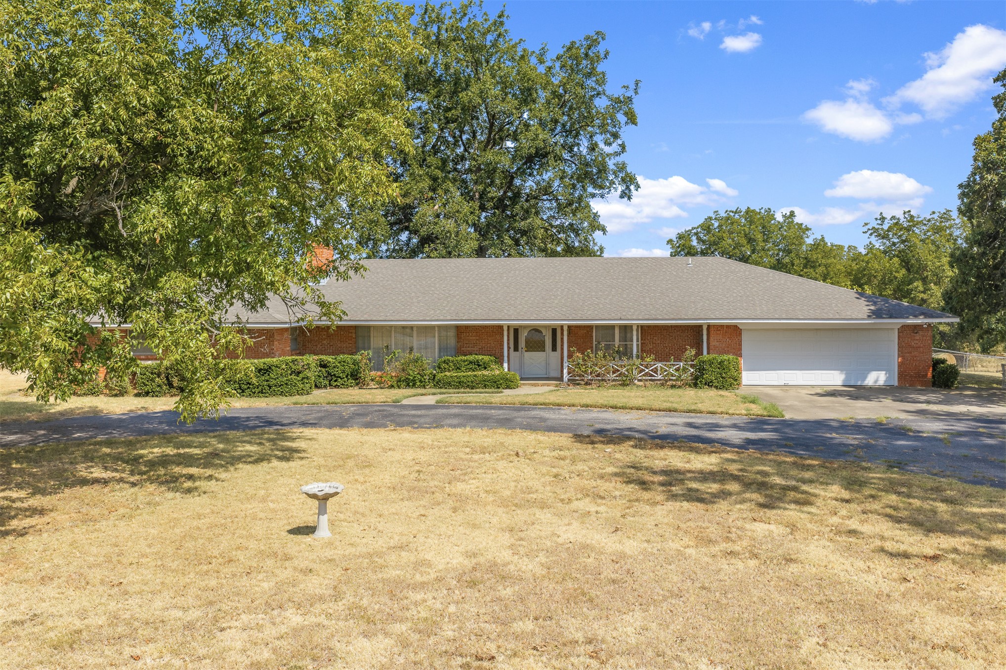 2011 W 1st Street Sulphur OK 73086