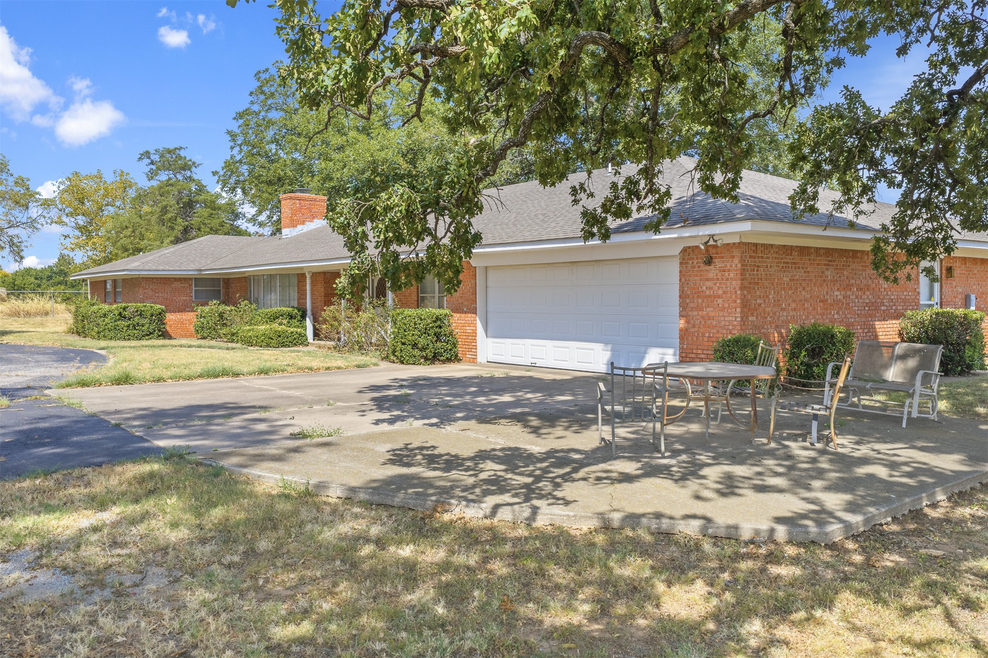 2011 W 1st Street Sulphur OK 73086