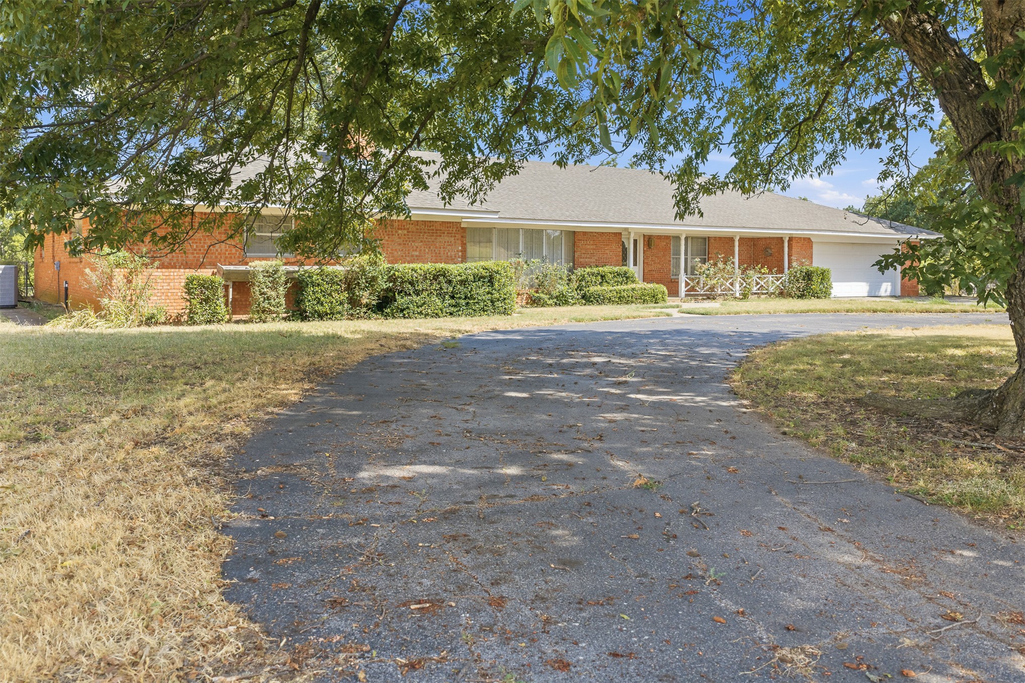 2011 W 1st Street Sulphur OK 73086