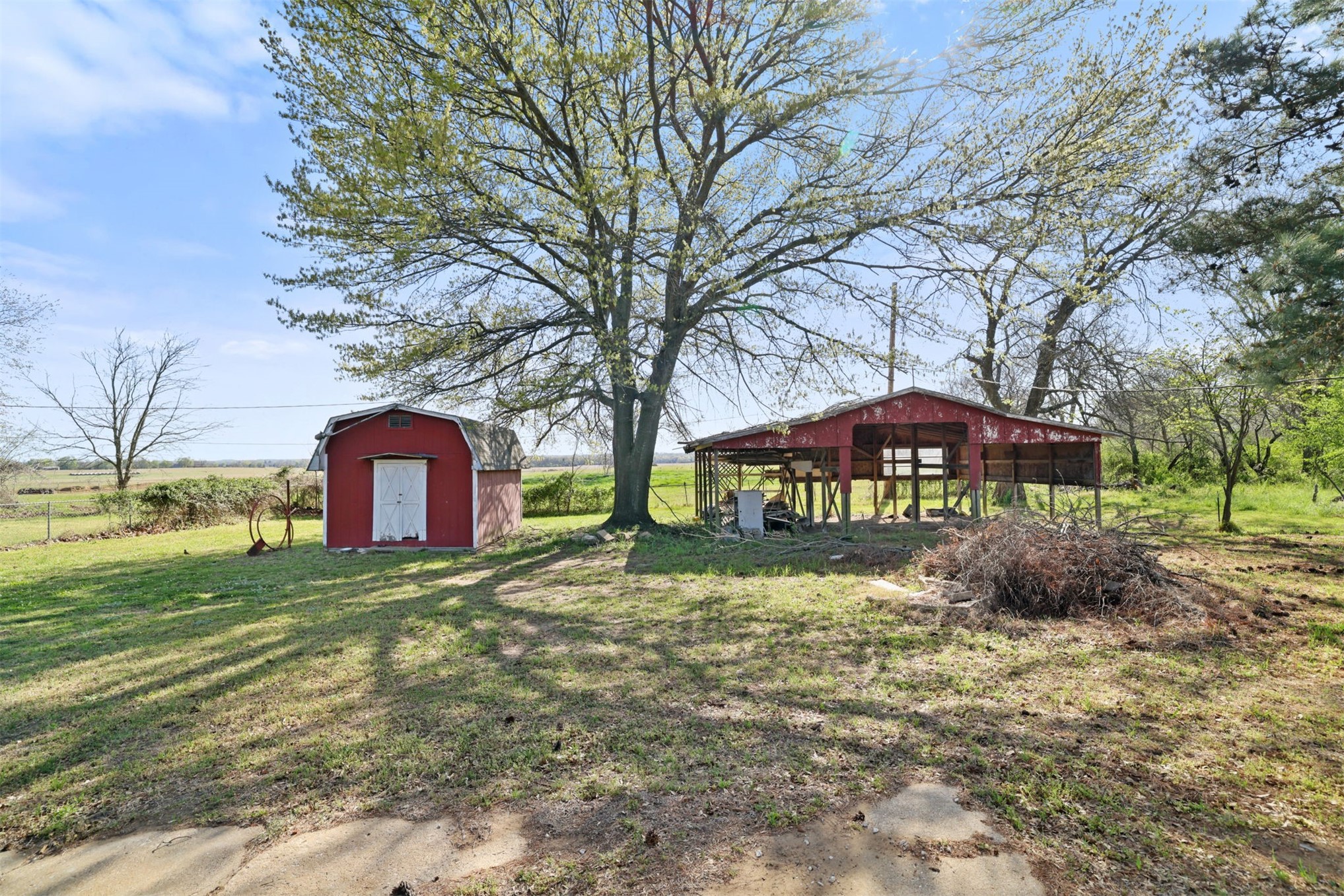 610 E Mckennon Calera OK 74730