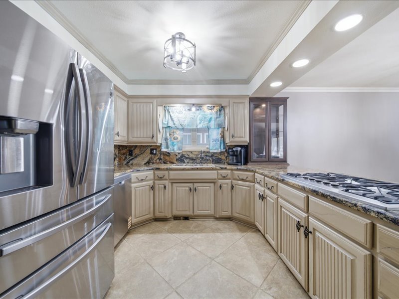 1905 Court Miami OK 74354