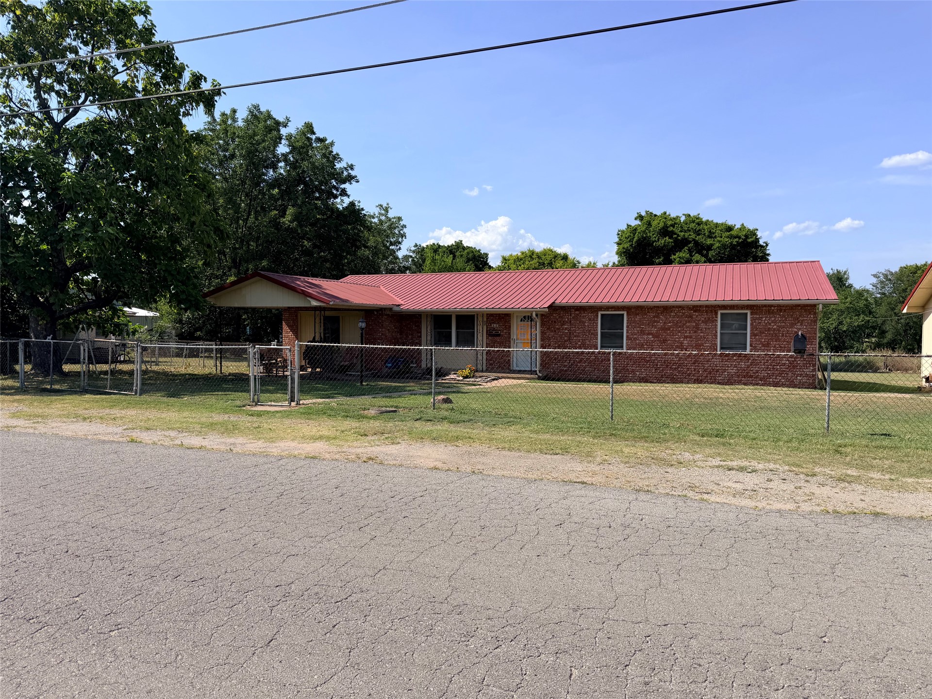 810 Warren Road Henryetta OK 74437