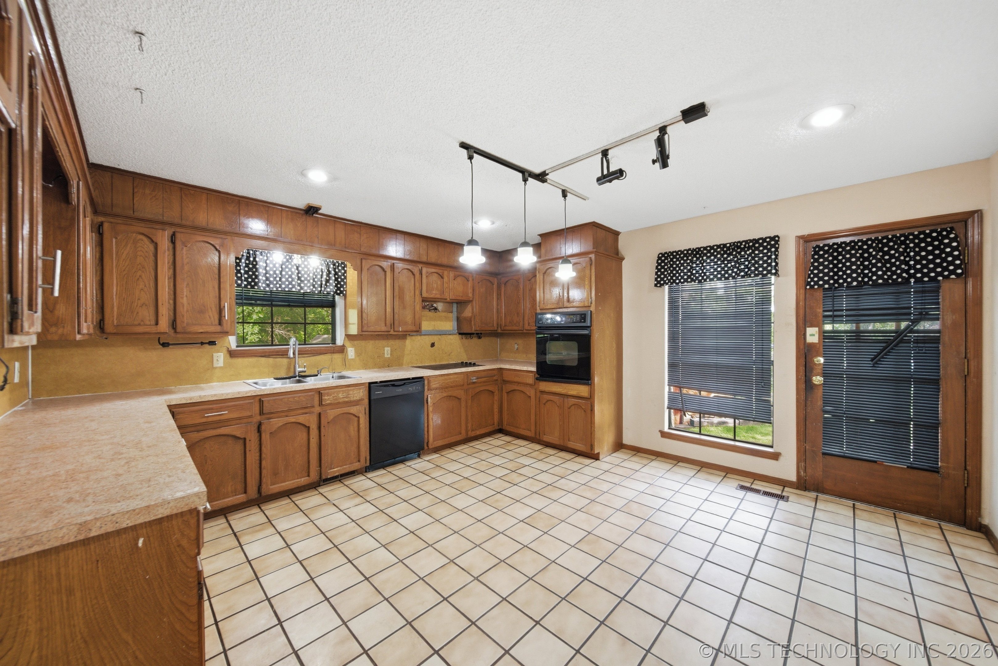 2201 N Rosedale Avenue Tulsa OK 74127