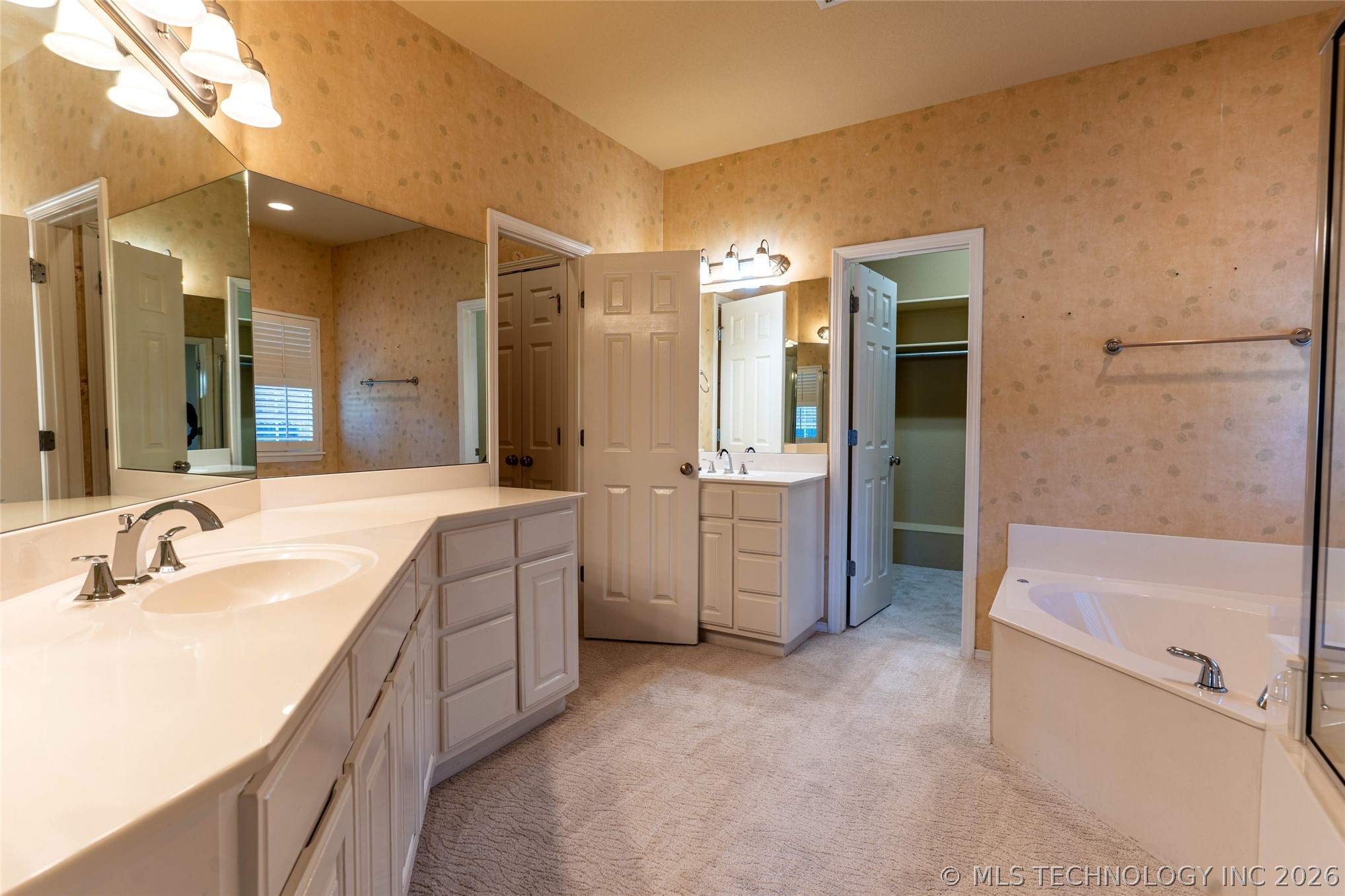 4213 S Palm Avenue Broken Arrow OK 74011