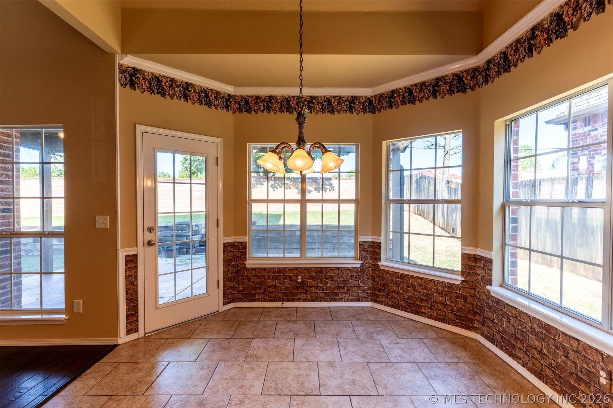 4213 S Palm Avenue Broken Arrow OK 74011