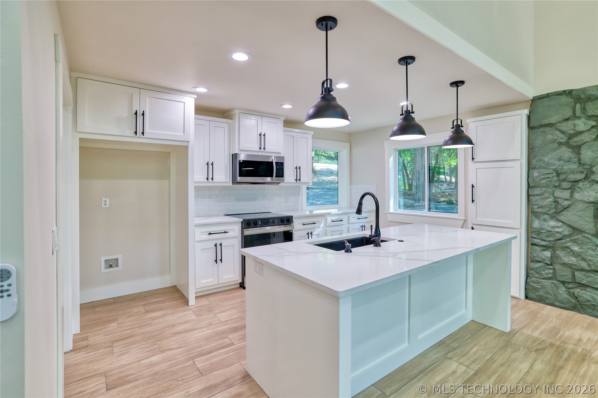 1296 Robin Hood Eufaula OK 74432
