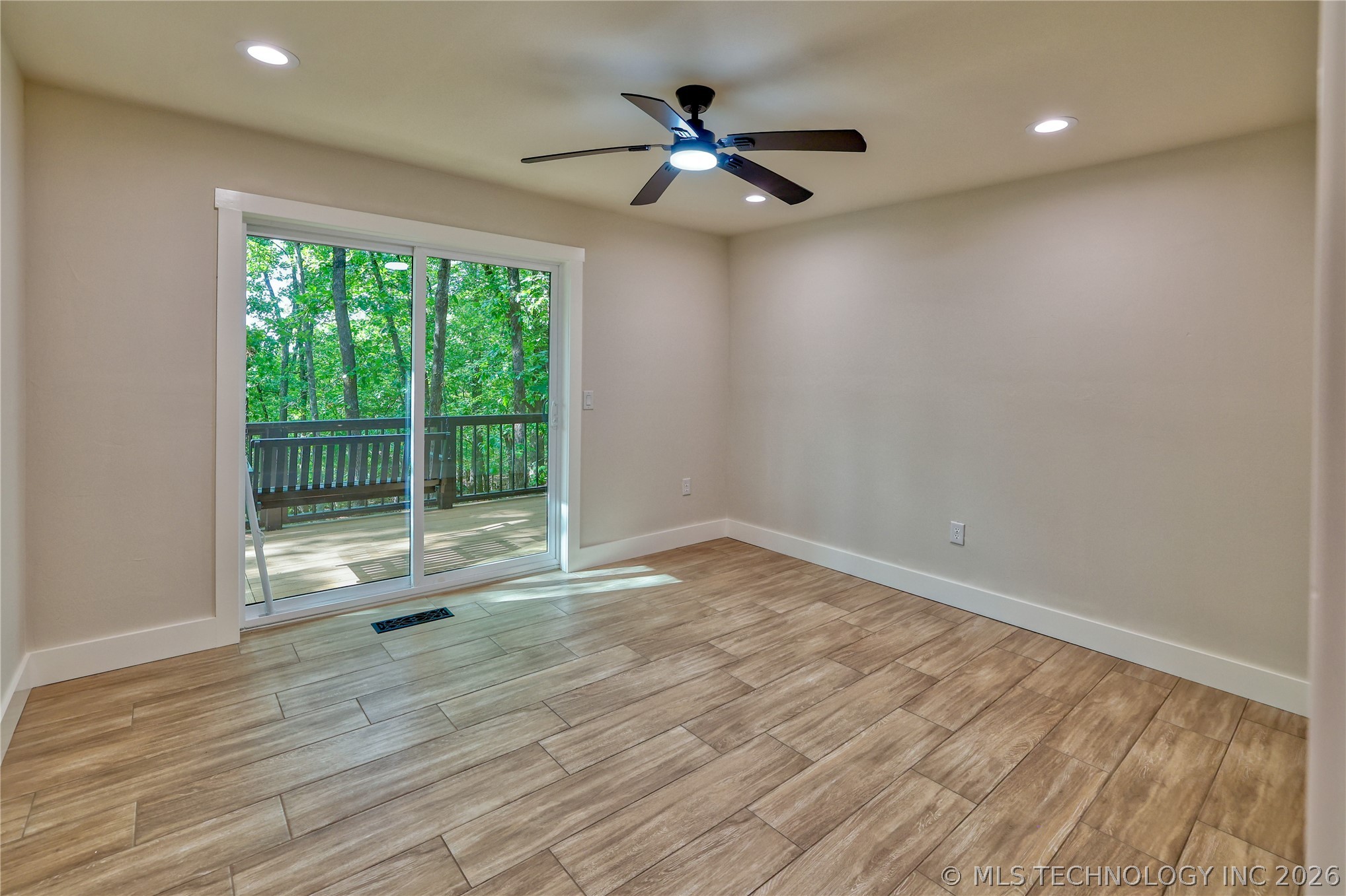 1296 Robin Hood Eufaula OK 74432