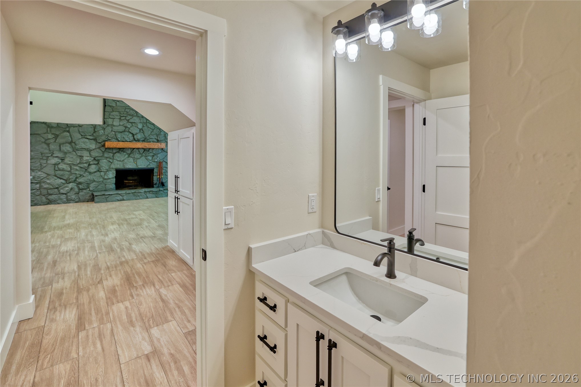 1296 Robin Hood Eufaula OK 74432