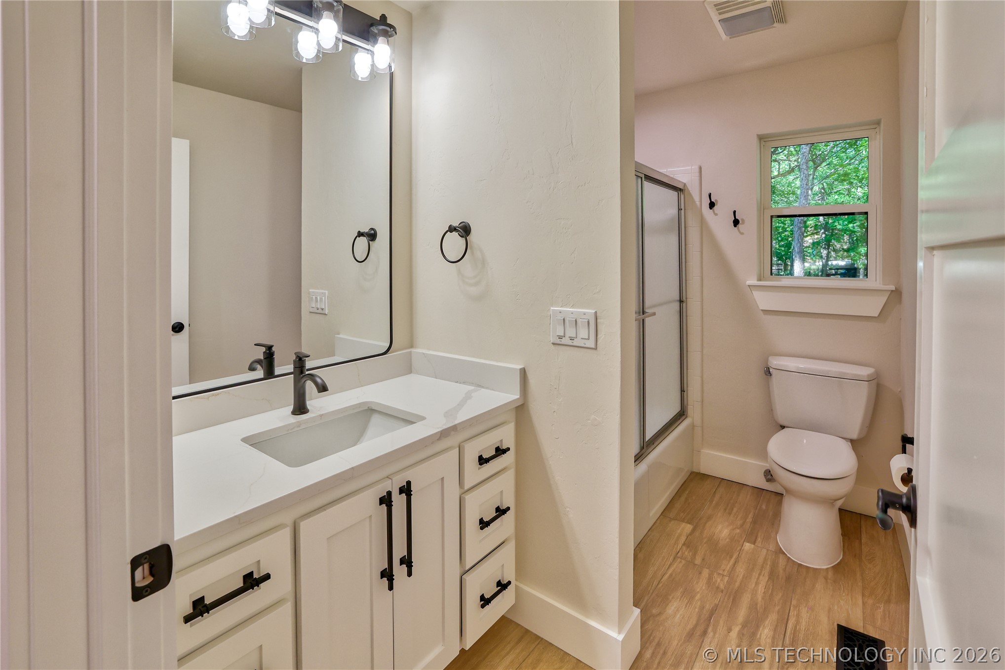 1296 Robin Hood Eufaula OK 74432