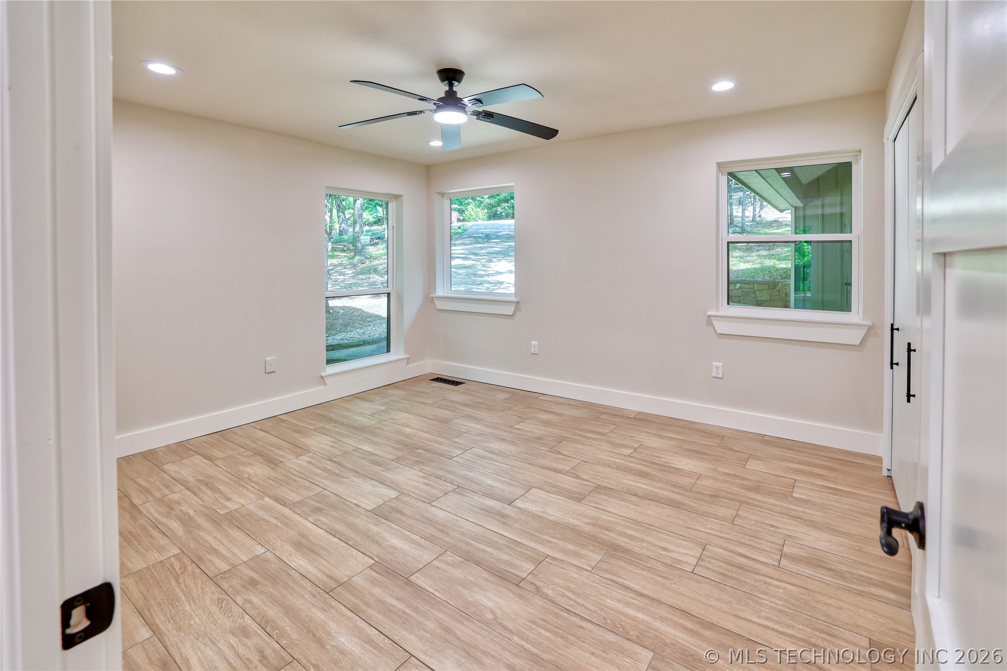1296 Robin Hood Eufaula OK 74432