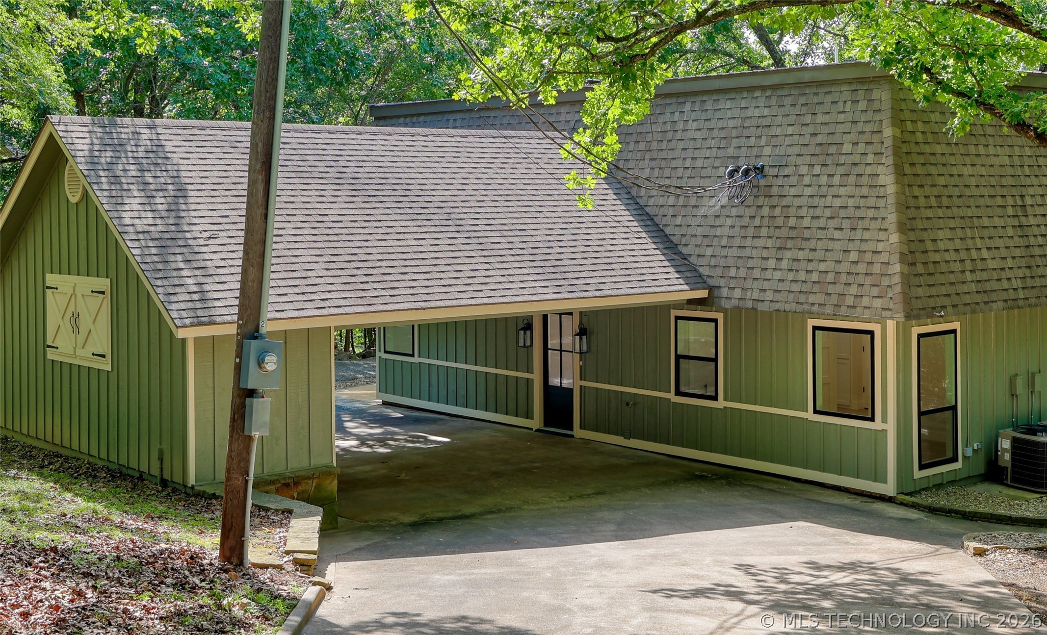1296 Robin Hood Eufaula OK 74432