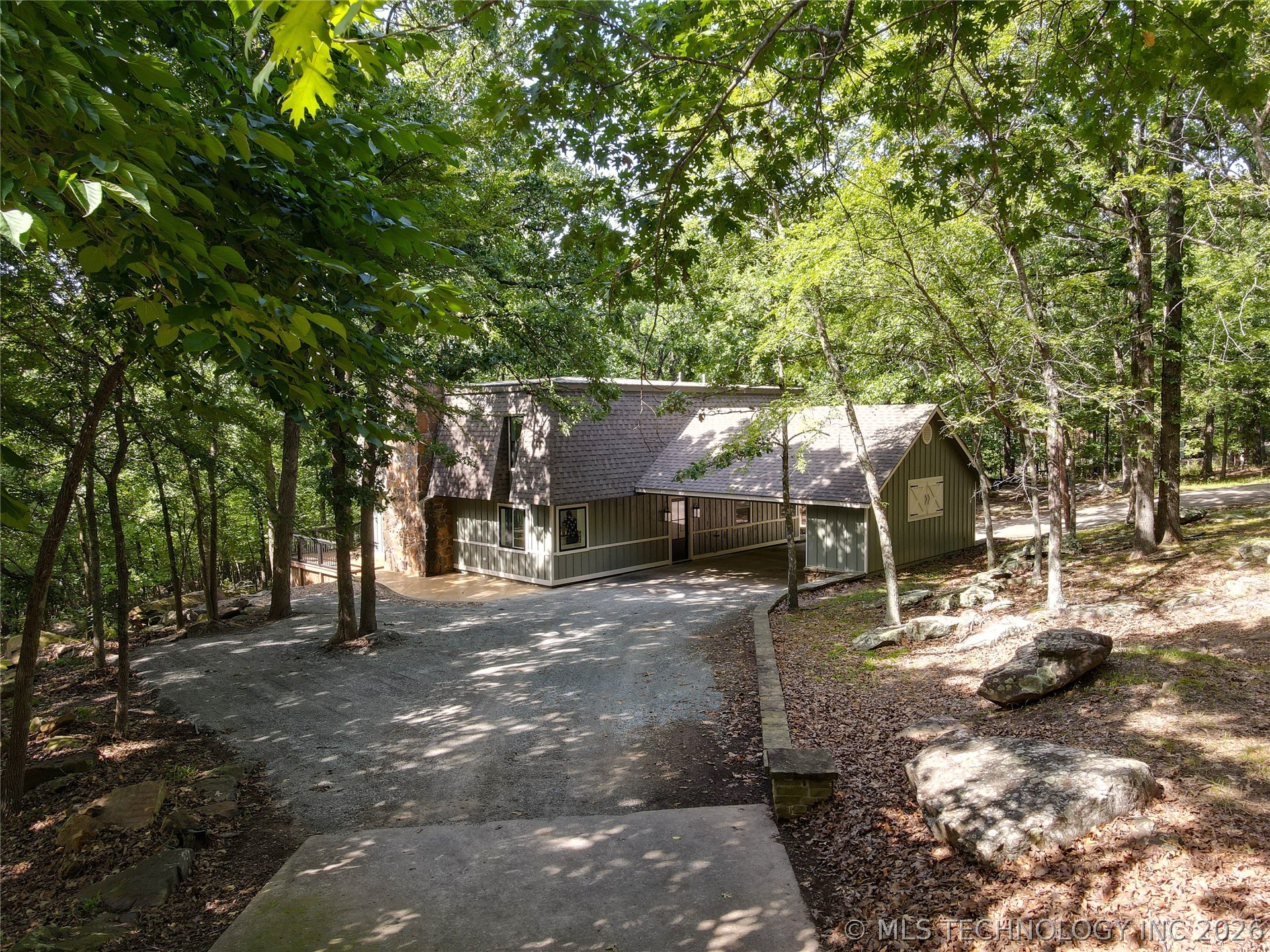 1296 Robin Hood Eufaula OK 74432