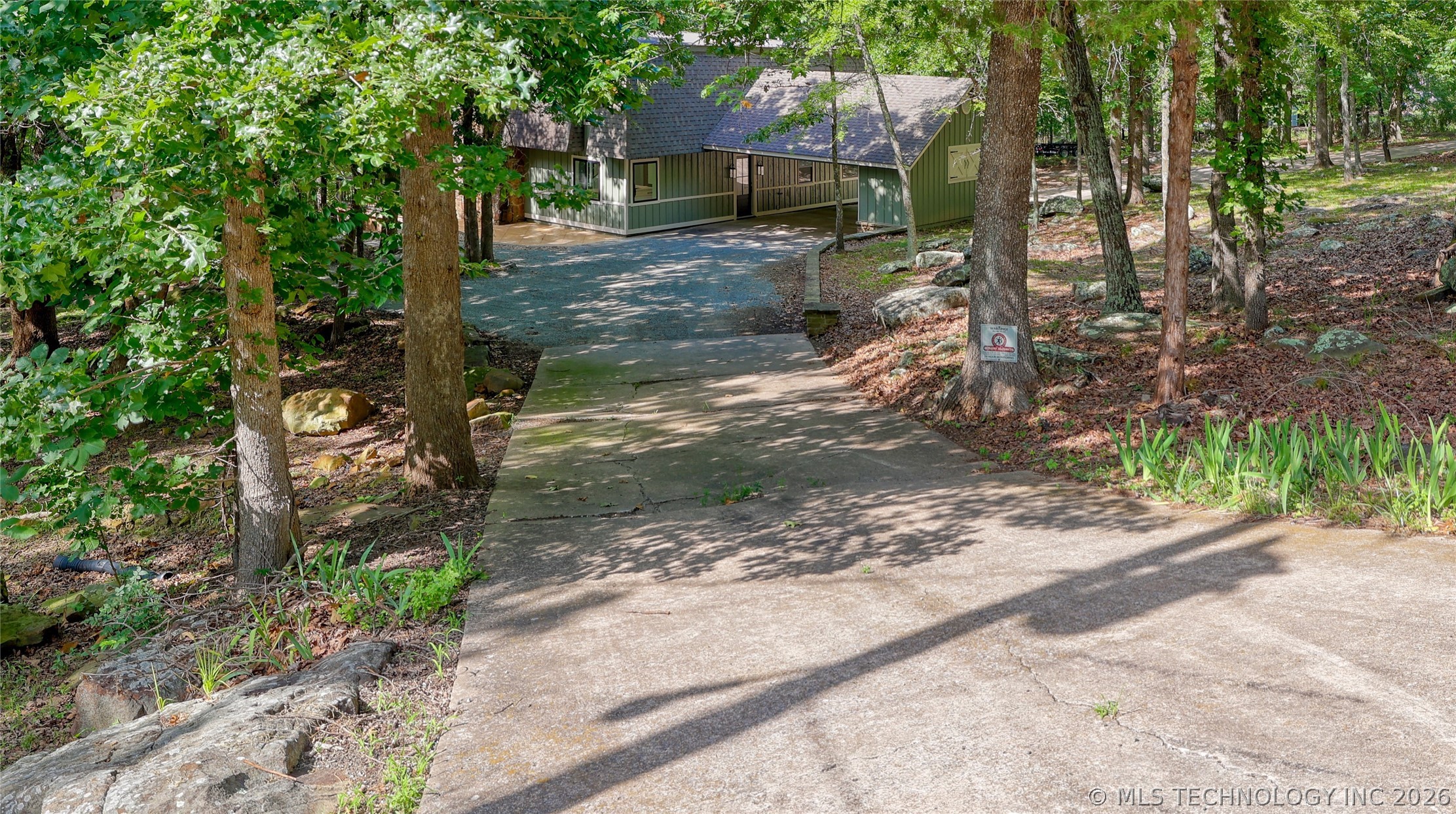 1296 Robin Hood Eufaula OK 74432