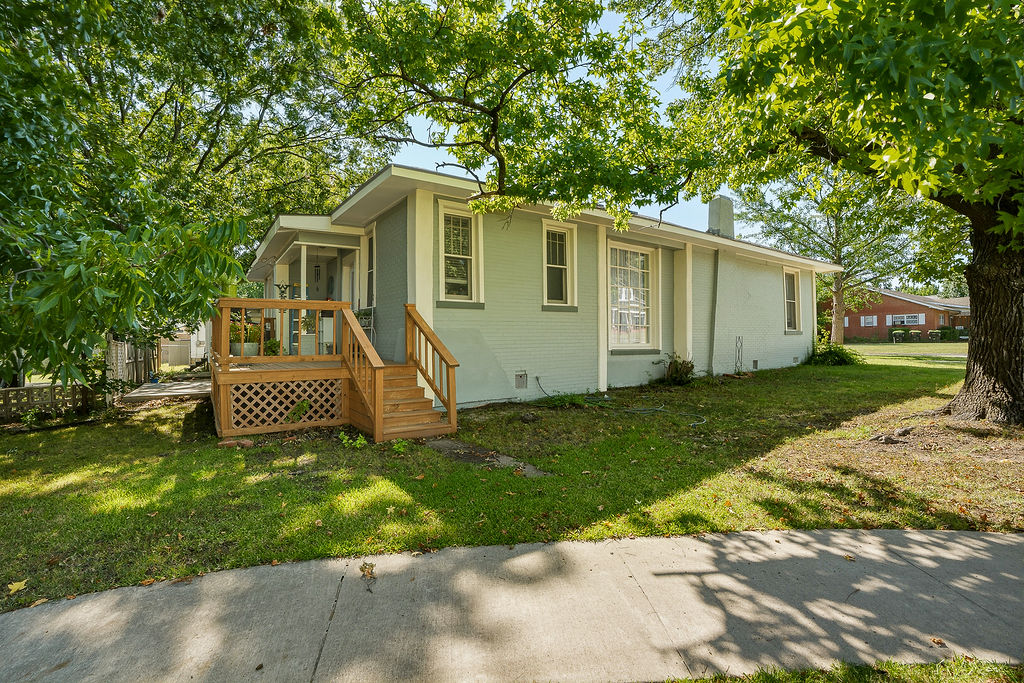 100 E 16th Ada OK 74820