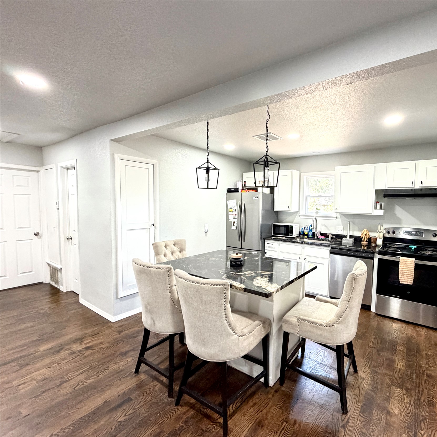 19552 E 1st Place Tulsa OK 74108
