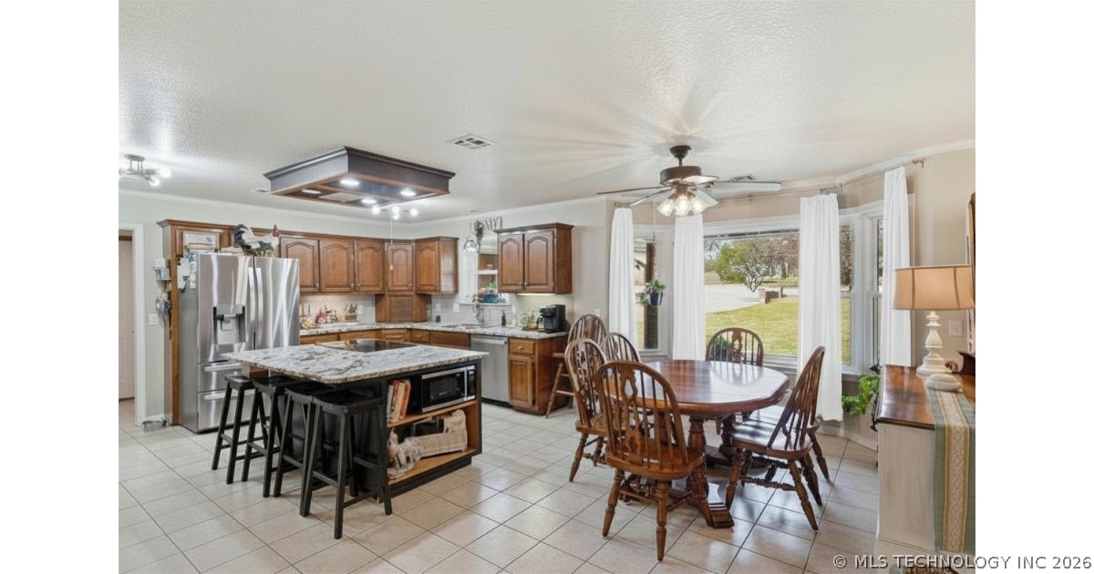 18818 E Bridgewater Place Owasso OK 74055