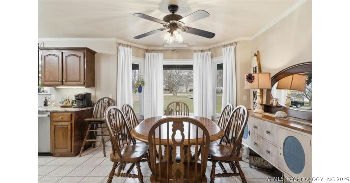 18818 E Bridgewater Place Owasso OK 74055