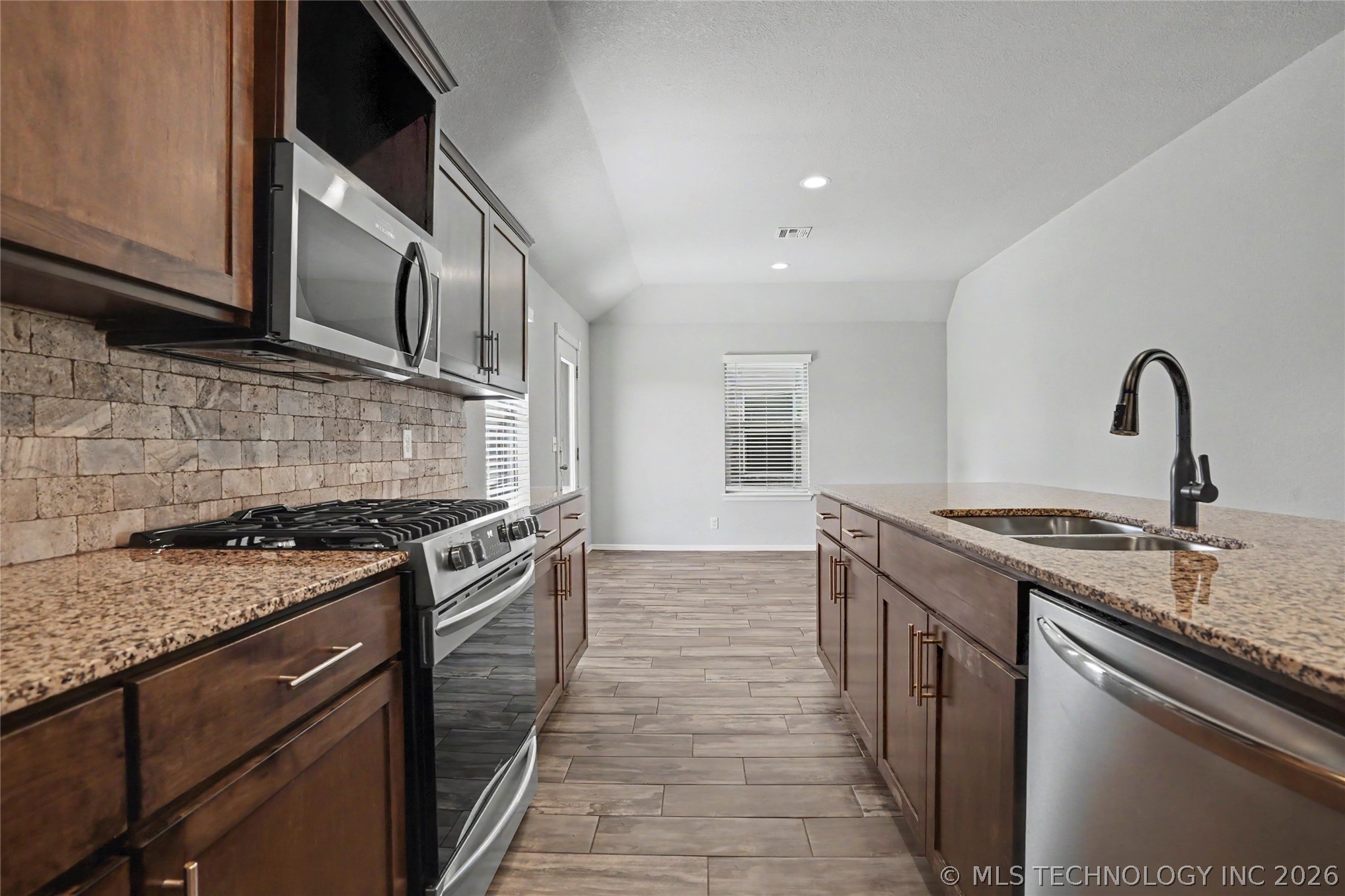 2433 S Maple Avenue Broken Arrow OK 74012