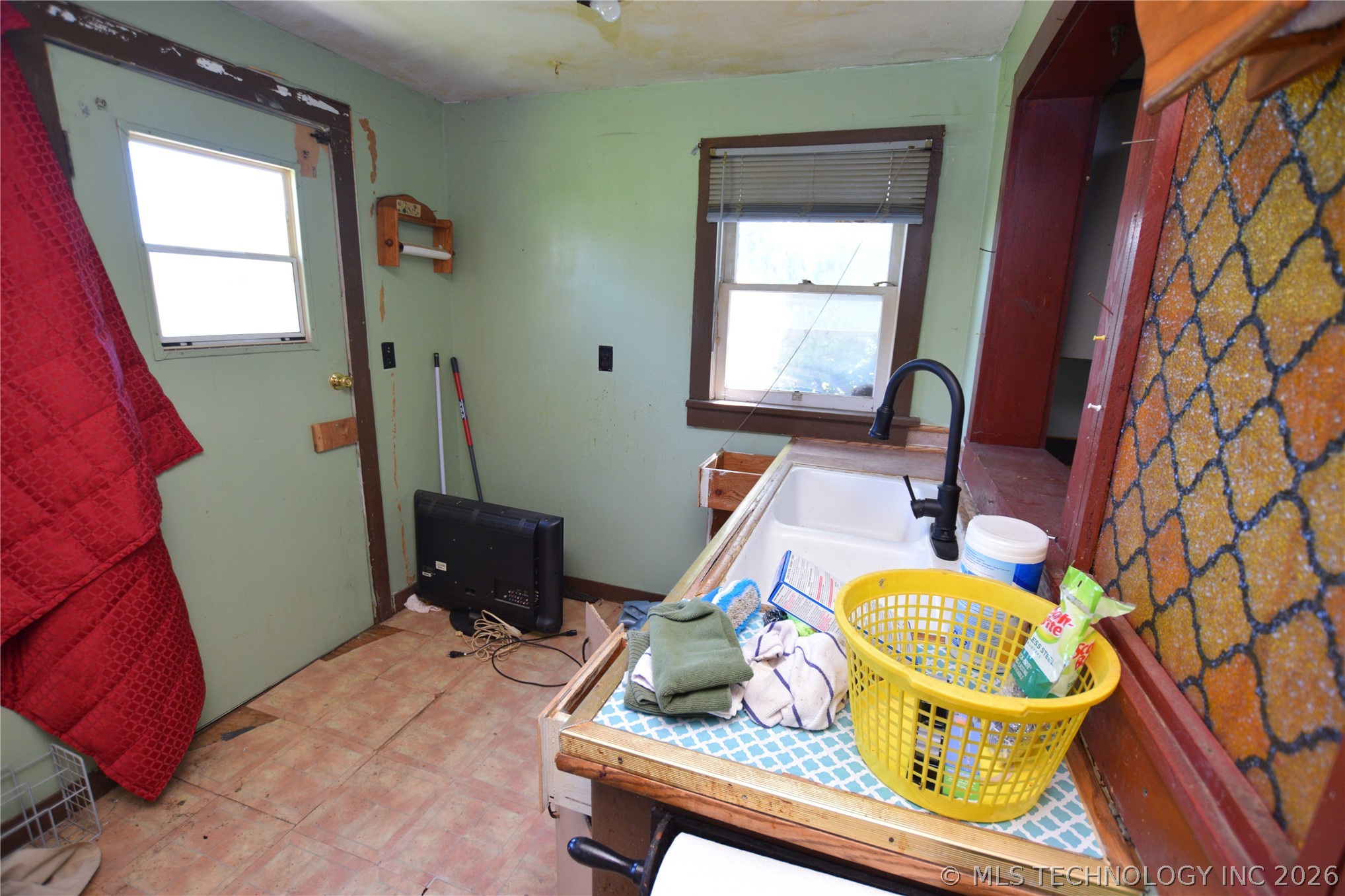 13 W Chestnut Street Stilwell OK 74960
