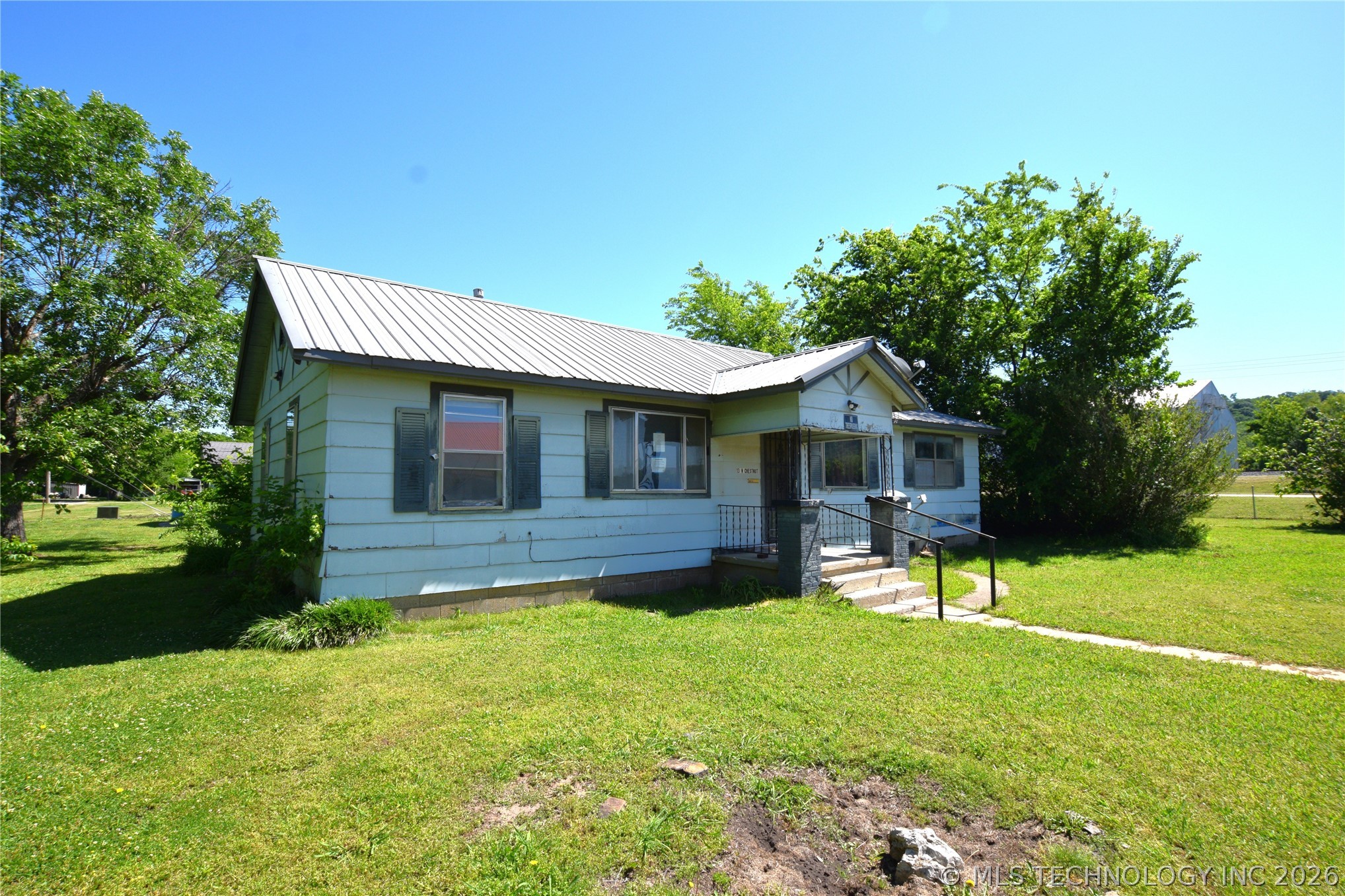 13 W Chestnut Street Stilwell OK 74960
