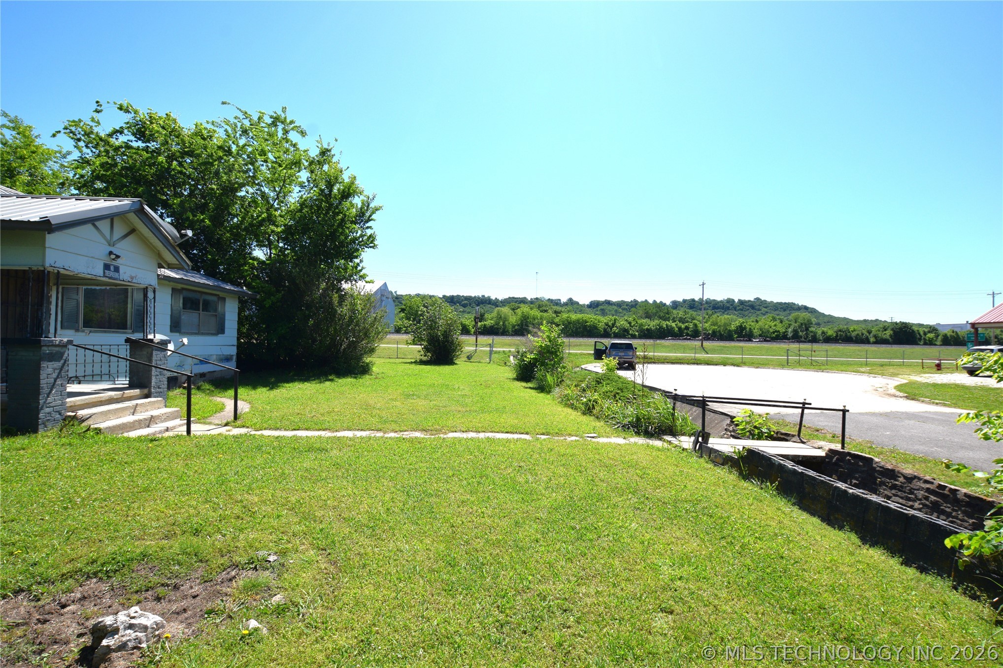 13 W Chestnut Street Stilwell OK 74960