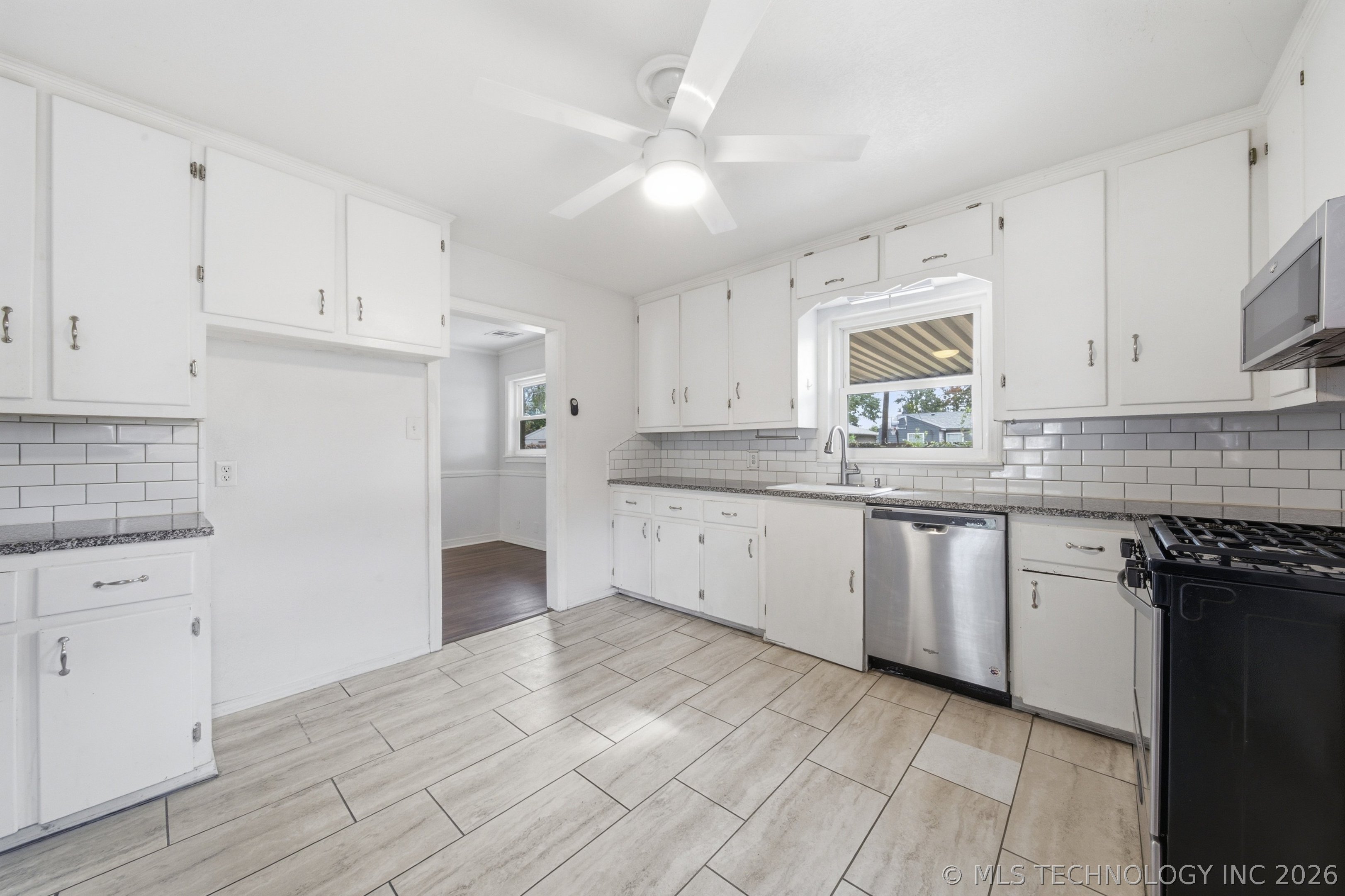 1552 E 49th Place Tulsa OK 74105
