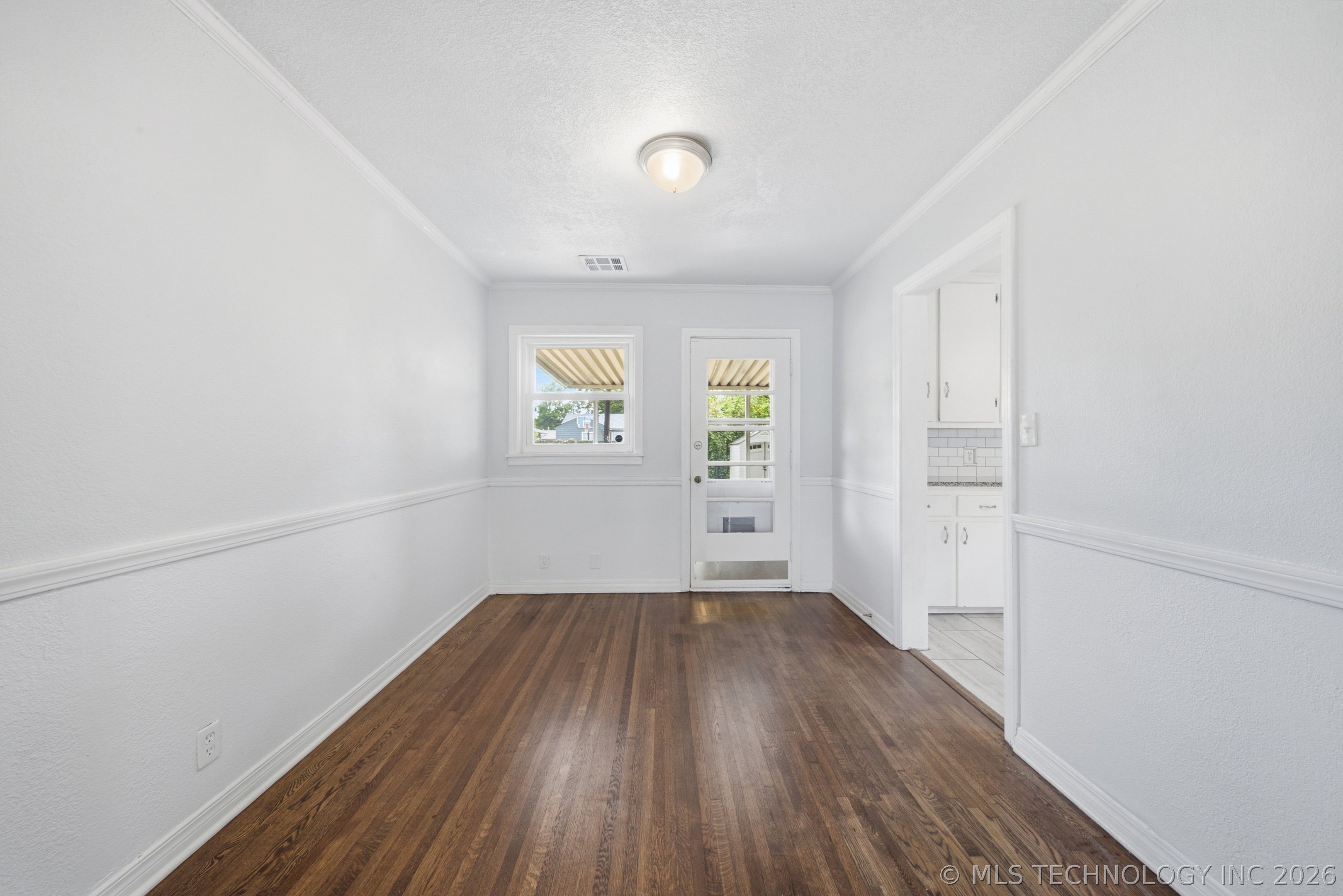 1552 E 49th Place Tulsa OK 74105