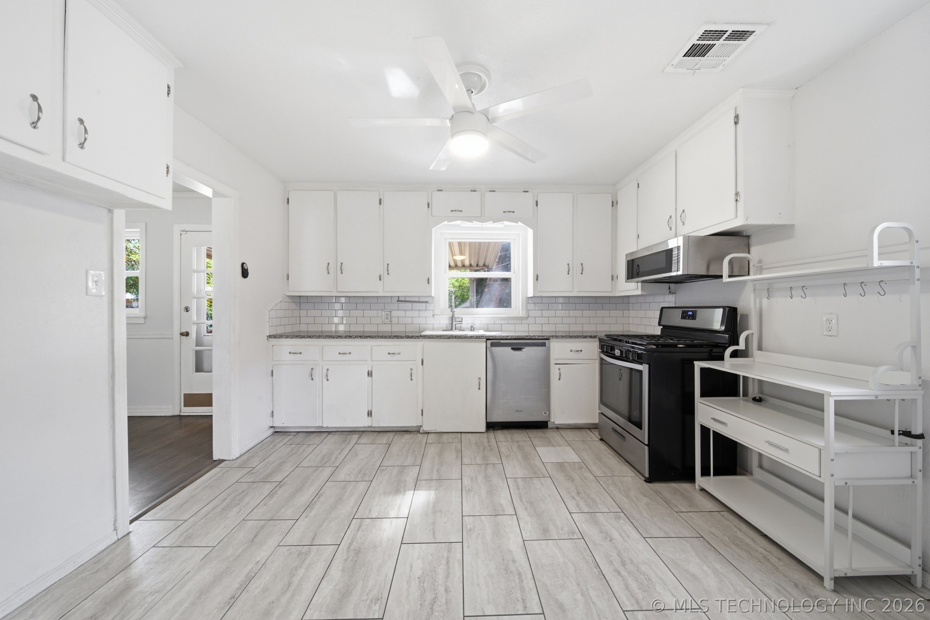 1552 E 49th Place Tulsa OK 74105