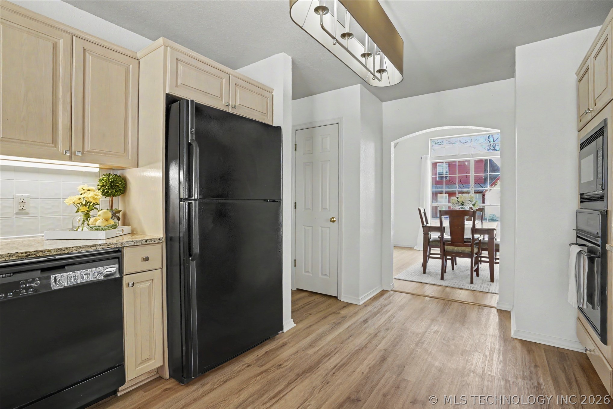 5527 S Delaware Court Tulsa OK 74105