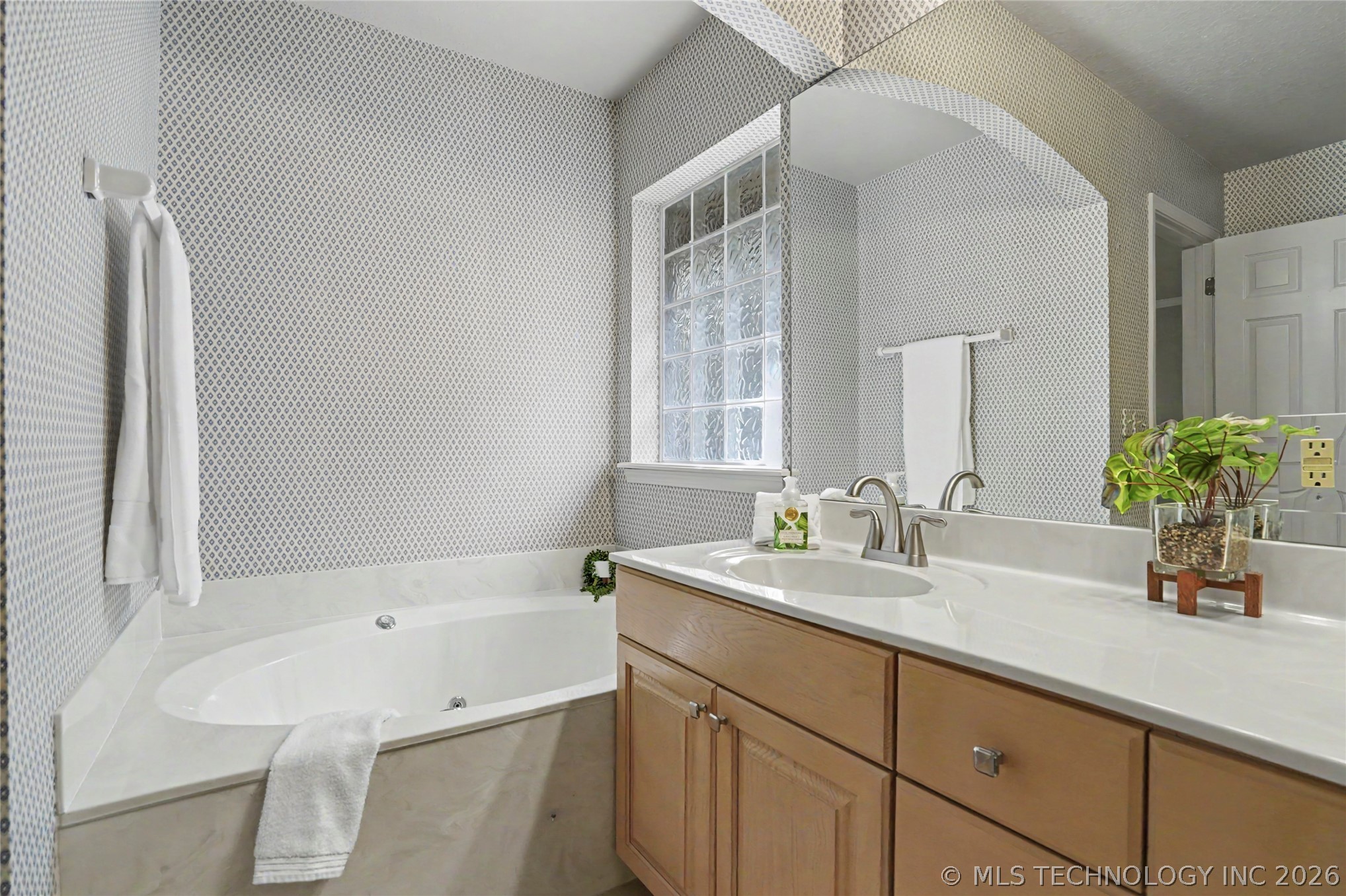 5527 S Delaware Court Tulsa OK 74105