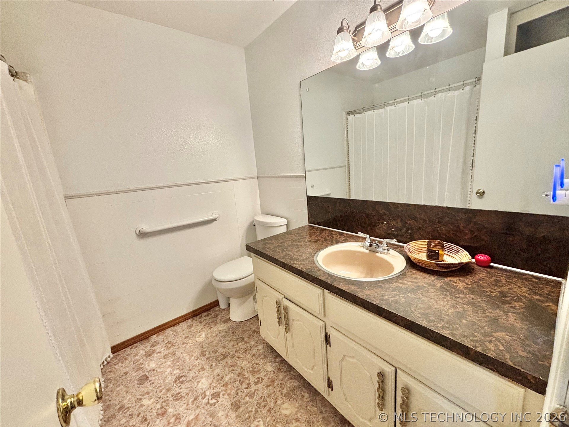 110 N Old State Highway 2 Whitefield OK 74472