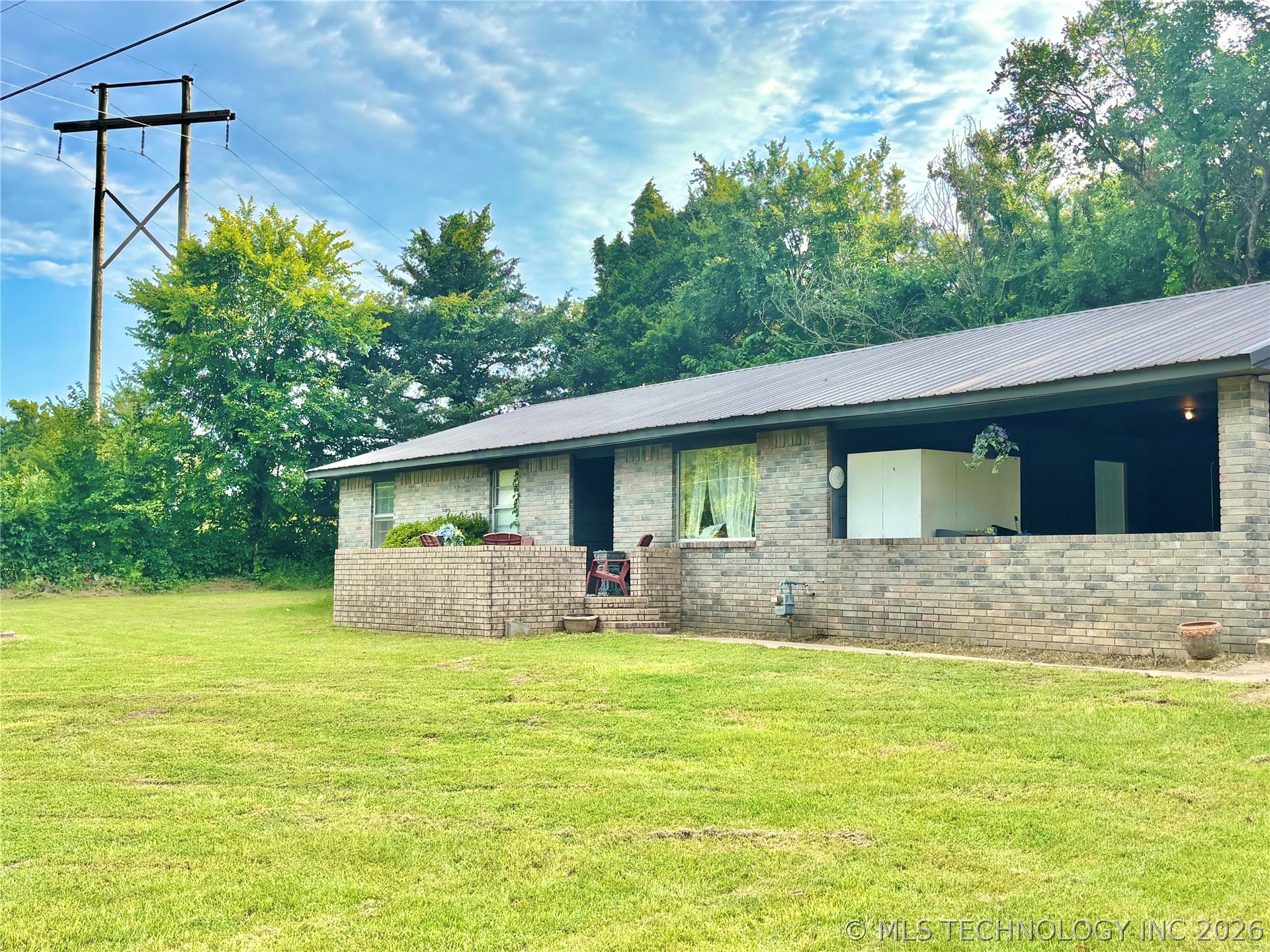 110 N Old State Highway 2 Whitefield OK 74472