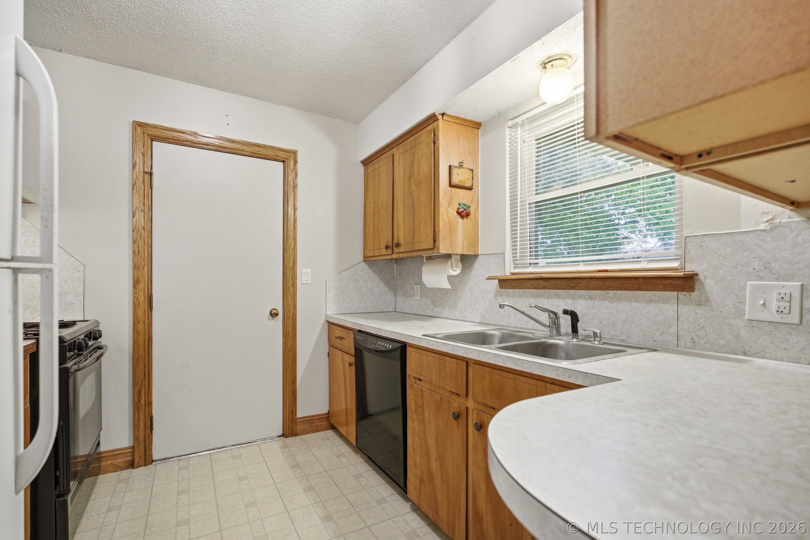 16553 E 2nd Place Tulsa OK 74108