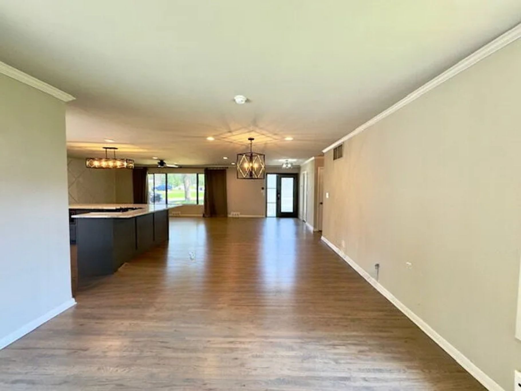 4051 E 46th Place Tulsa OK 74135